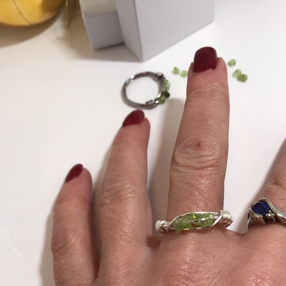 Peridot ring wire wrapped handmade crystal ring - Picture 3 of 5